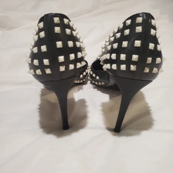 Kenneth Cole New York Black / White Spiked d'Orsay Heels - Picture 8 of 9